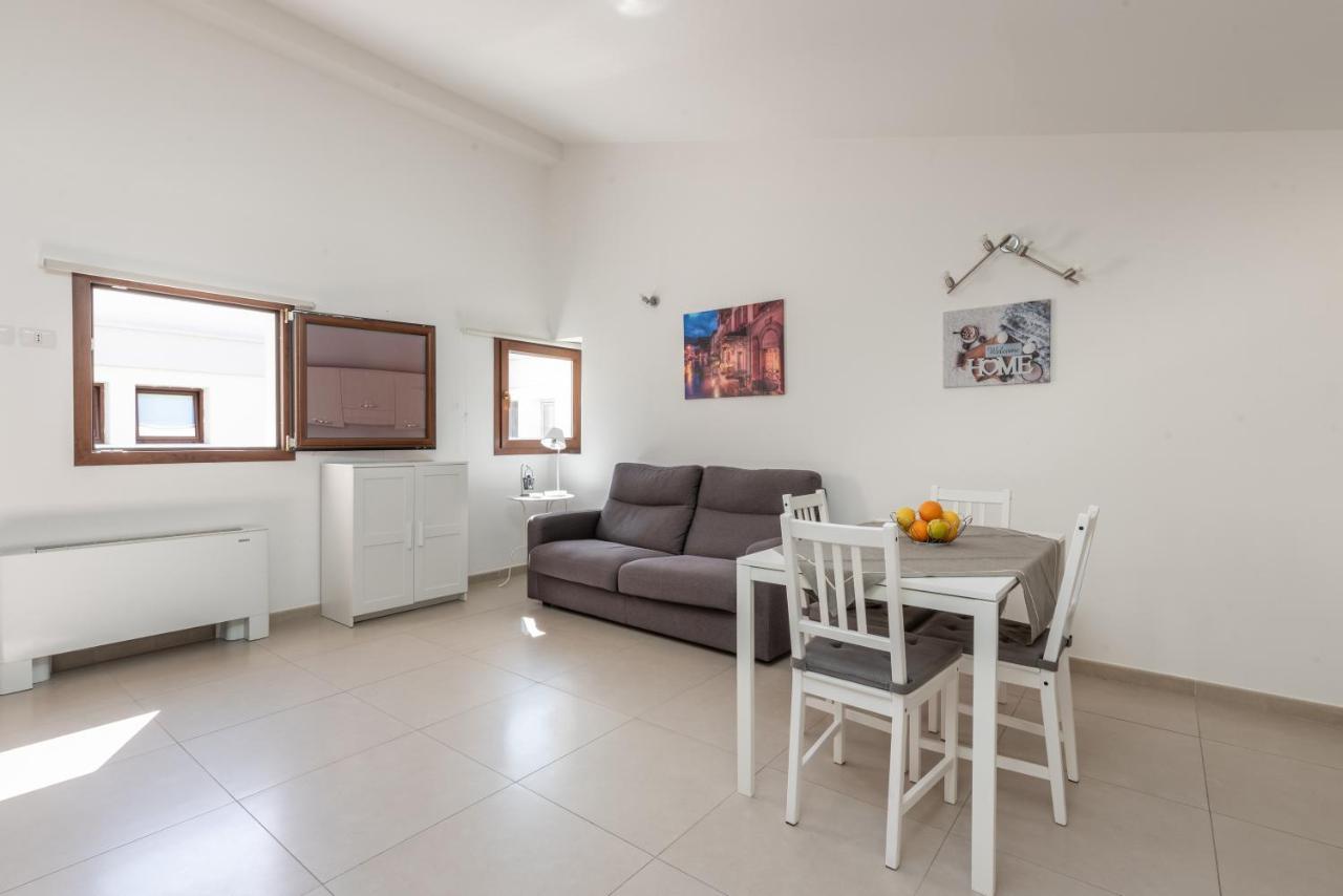 Malu Holiday Apartment-Palazzo Quaroni 팔레르모 외부 사진
